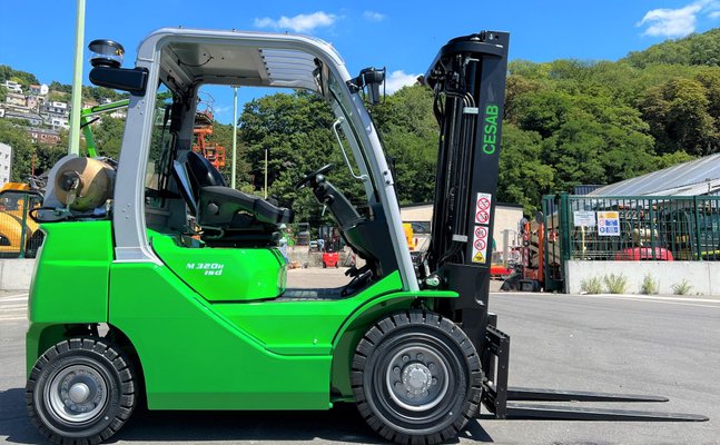 Chariot élévateur gaz CESAB M320H-GV