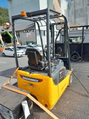 Chariot élévateur électrique Jungheinrich EFG115
