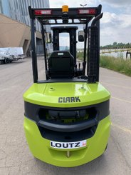 Chariot élévateur diesel Clark S35D - 9