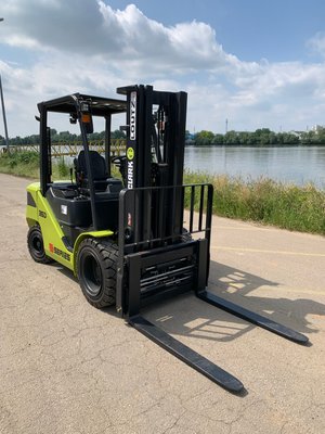 Chariot élévateur diesel Clark S35D