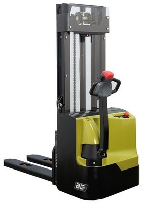 Gerbeur accompagnant Clark WSX14