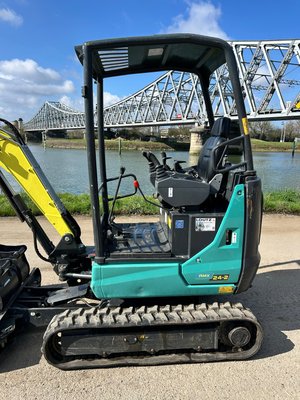 Mini pelle sur chenilles Ammann AMX24-2