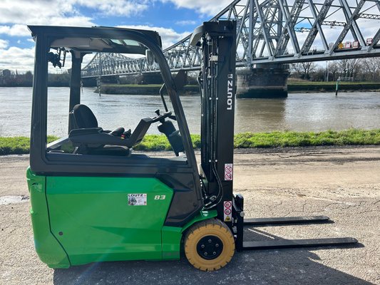 Chariot élévateur électrique CESAB B316II