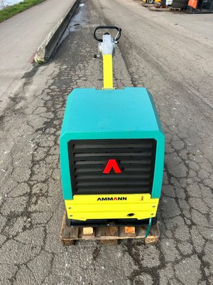Compacteur à main / plaque vibrante Ammann APH110-95