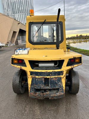 Chariot élévateur diesel Caterpillar DP70