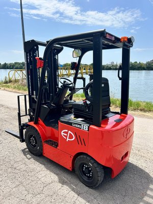 Chariot élévateur électrique EP Equipment EFL181