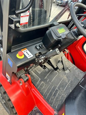 Chariot élévateur électrique EP Equipment EFL352