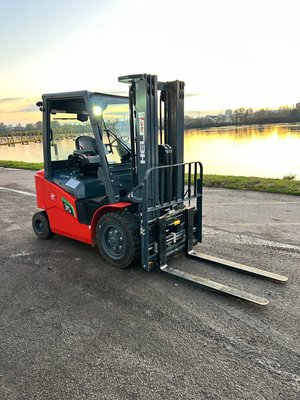 Chariot élévateur électrique Heli CPD35