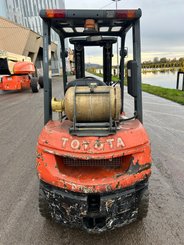Chariot élévateur gaz Toyota 42-7FGF25 - 10