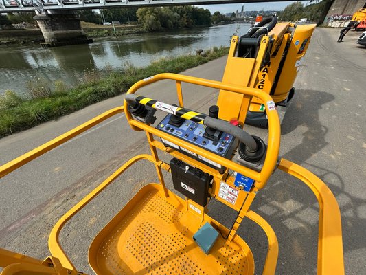 Nacelle articulée électrique Haulotte HA12CJ