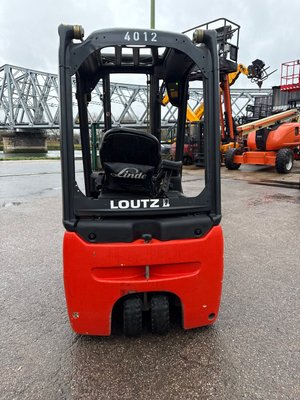 Chariot élévateur électrique Linde E16-01