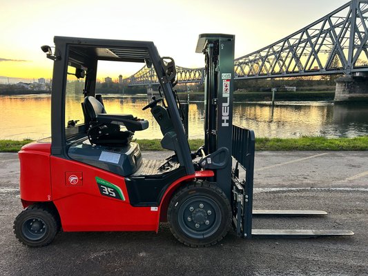 Chariot élévateur électrique Heli CPD35