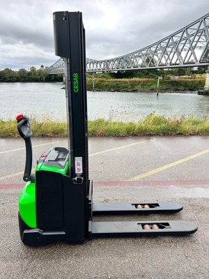 Gerbeur électrique CESAB S212L-