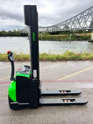 Gerbeur électrique CESAB S212L- - 1