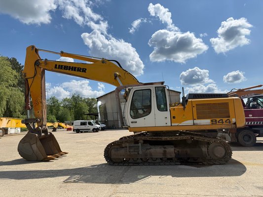 Unknown range 377 Liebherr R944C