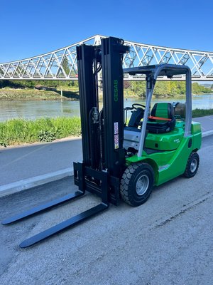 Chariot élévateur gaz CESAB M325GV