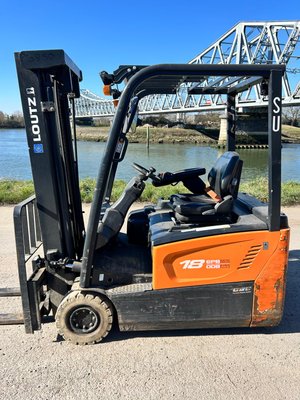Chariot élévateur électrique Doosan B18T-7