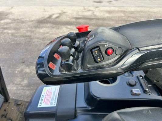 Chariot élévateur électrique Doosan B18T-7