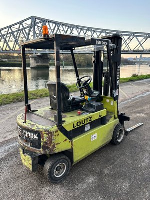 Chariot élévateur électrique Clark CEM 20S / N