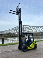 Chariot élévateur diesel Clark S30D - 9