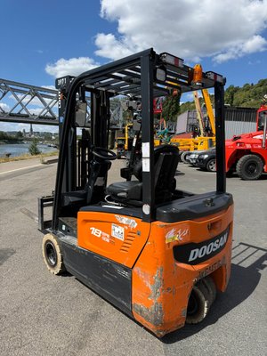 Chariot élévateur électrique Doosan B18T-7