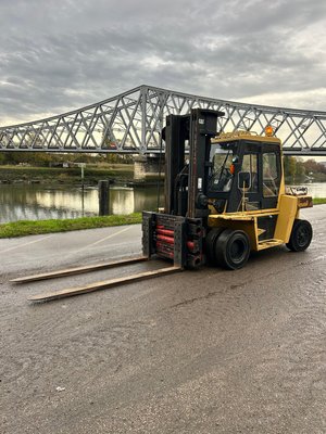 Chariot élévateur diesel Caterpillar DP70