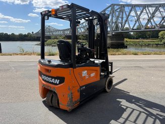 Chariot élévateur électrique Doosan B18T-7 - 4