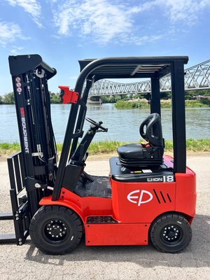 Chariot élévateur électrique EP Equipment EFL181