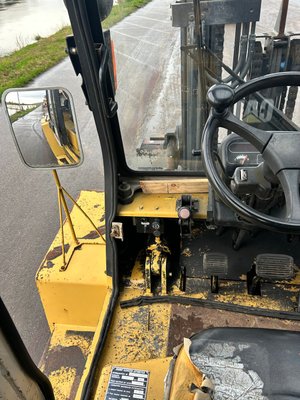 Chariot élévateur diesel Caterpillar DP70