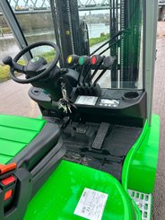 Chariot élévateur frontal 4 roues CESAB M320GV - 17