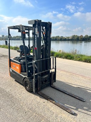 Chariot élévateur électrique Doosan B15T-7