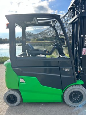 Chariot élévateur électrique CESAB B625II