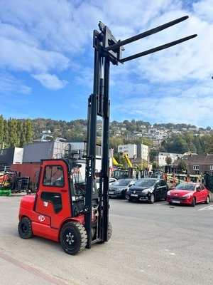 Chariot élévateur électrique EP Equipment EFL352