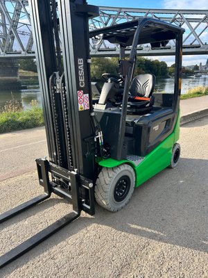 Chariot élévateur électrique CESAB B625II