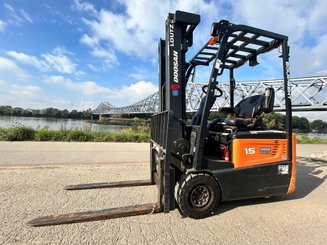 Chariot élévateur électrique Doosan B15T-7 - 1