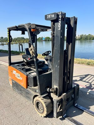 Chariot élévateur électrique Doosan B18T-7