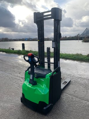 Gerbeur accompagnant CESAB S216L