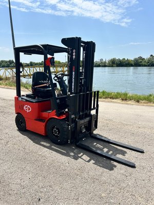 Chariot élévateur électrique EP Equipment EFL181