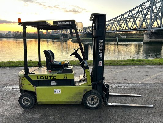 Chariot élévateur électrique Clark CEM 20S / N