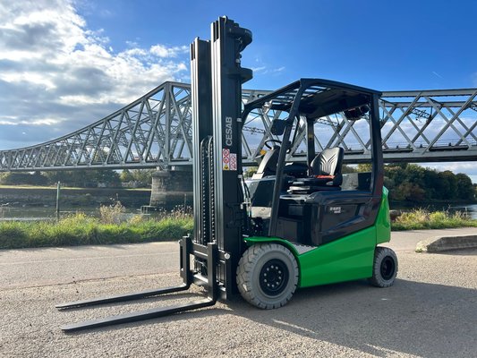 Chariot élévateur électrique - B625II