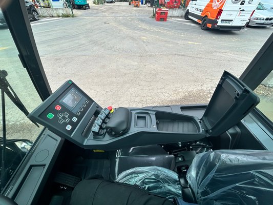 Chariot élévateur électrique CESAB B625II
