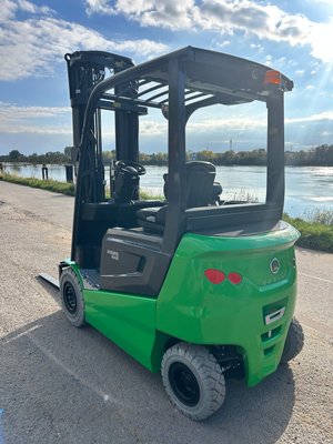Chariot élévateur électrique CESAB B625II