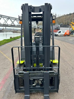 Chariot élévateur diesel Clark S30D