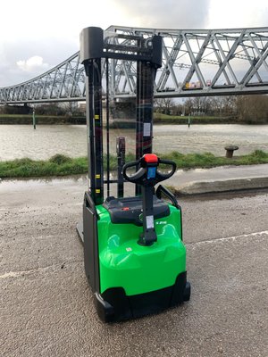 Gerbeur accompagnant CESAB S216L