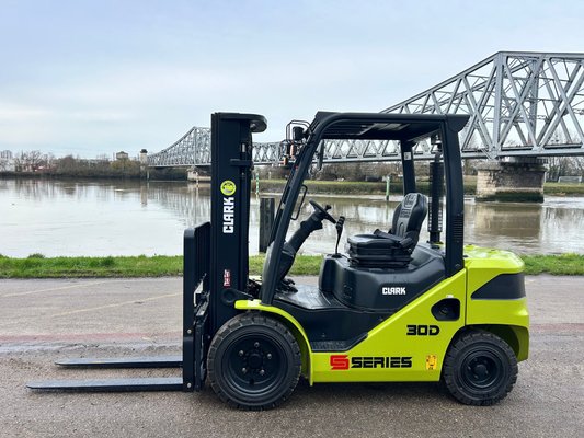 Chariot élévateur diesel Clark S30D