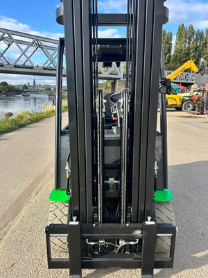 Chariot élévateur électrique CESAB B625II
