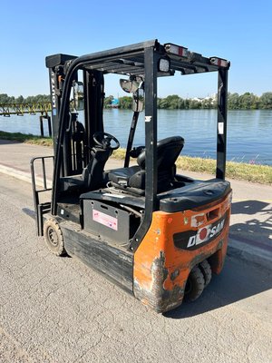 Chariot élévateur électrique Doosan B18T-7