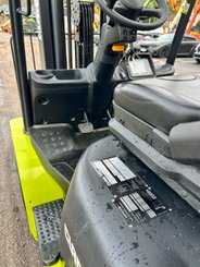 Chariot élévateur diesel Clark S30D - 16