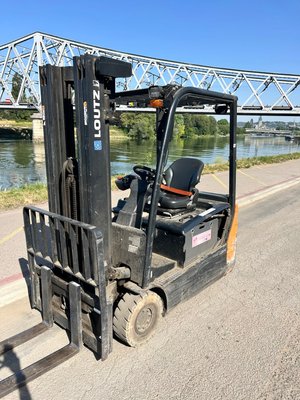 Chariot élévateur électrique Doosan B18T-7