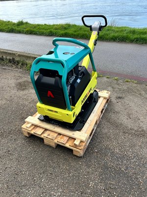 Compacteur à main / plaque vibrante Ammann APR 52/75